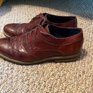 Wingtip dress shoes